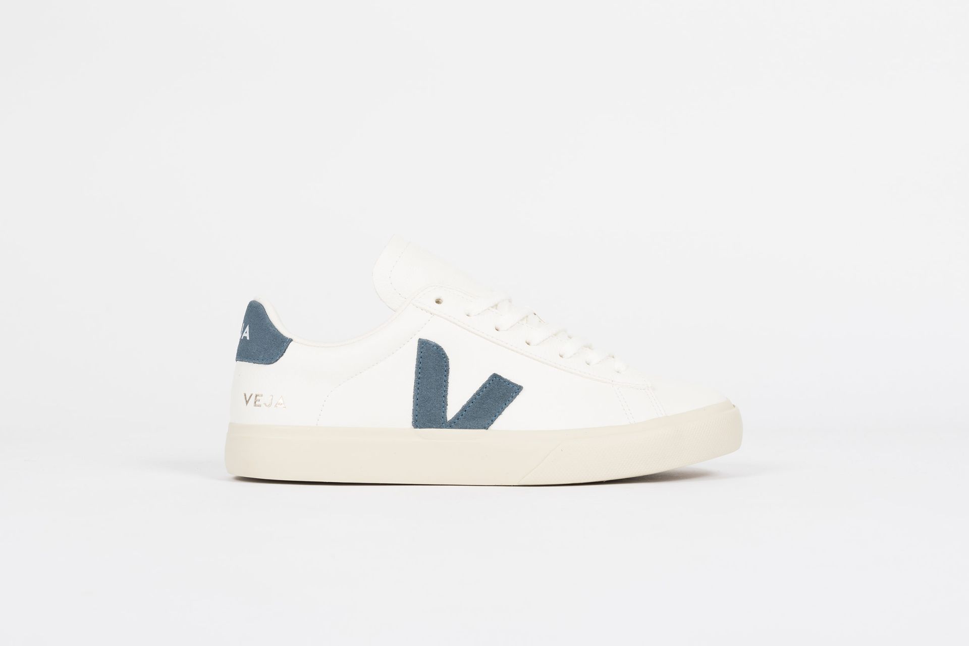 Veja Campo Chromefree Leather